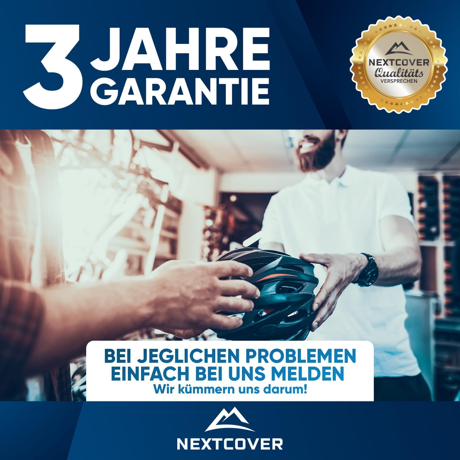 Nextcover 3-Jahres-Garantie mit Qualitätsversprechen: Zwei Personen in einem Fahrradgeschäft beim Helmkauf, symbolisiert exzellenten Kundenservice und sorgenfreies Radfahren.